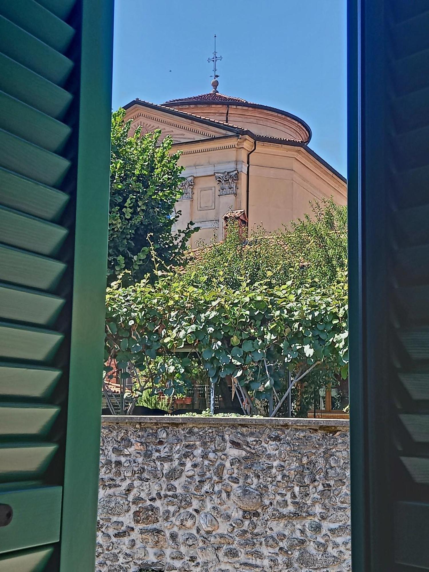 Carlito'S Trattoria Con Alloggio Vertemate Ruang foto
